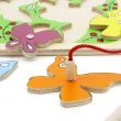 Дерев'яна рамка-вкладиш на магнітах Хто спритний? Метелики Lam Toys 14 деталей (1323)
